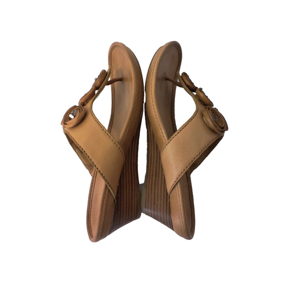 B MAKOWSKY JENA SZ 8M LT BROWN SMOOTH LEATHER WEDGE THONG T-STRAP SANDAL SHOE - Picture 7 of 8